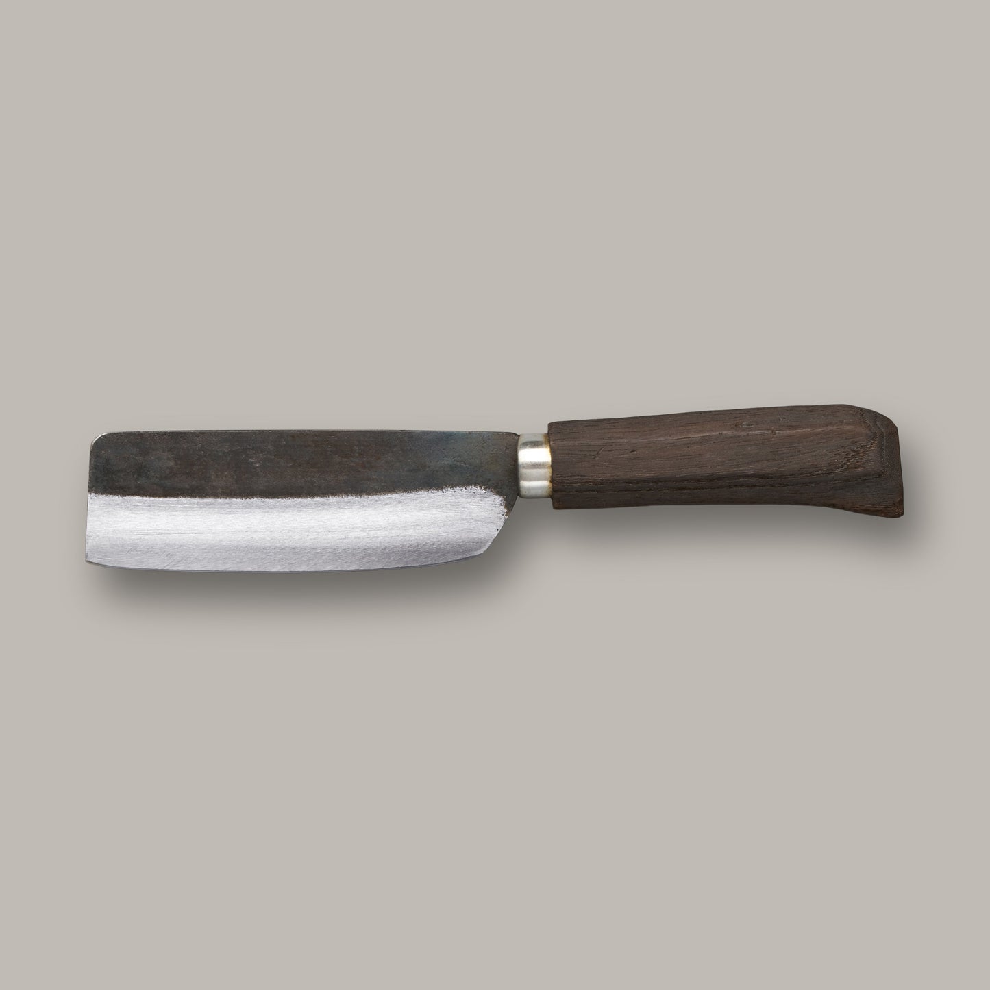 Mittelgrosses Karbonstahl Gemuesemesser ohne Spitze