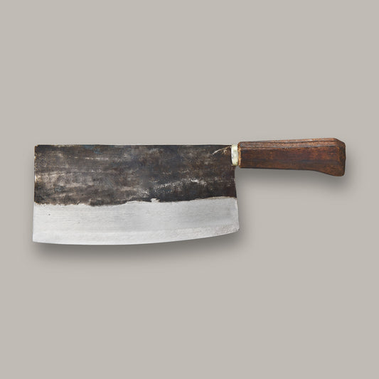 Grossen, leichtes Kuechenbeil von Authentic Blades aus Carbonstahl. 