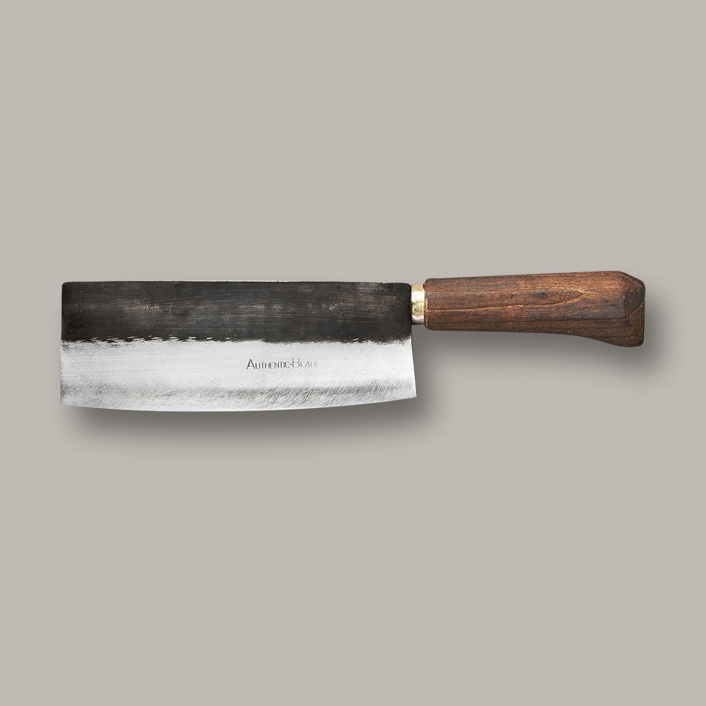 Leichtes Kuchenbeil im Nakiri Stil von Autnetic Blades. 