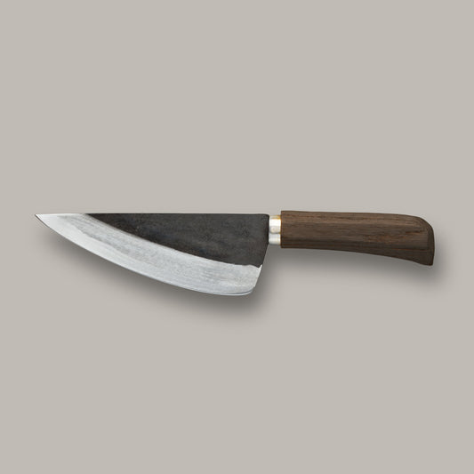 Carbonstahl Kuechenmesser mit bauchiger Klinge und Holzgriff