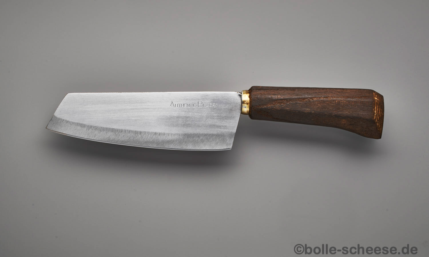 Authentic Blades BUOM Allround Kochmesser aus Carbonstahl.
