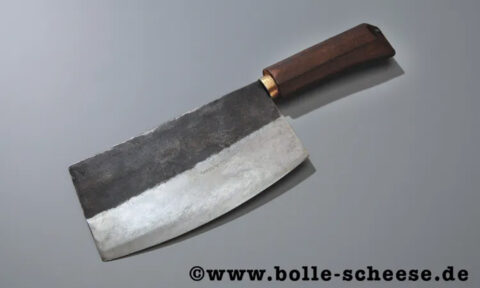 Schweres, handgeschmiedetes Kuechenbeil von Authentic Blades.