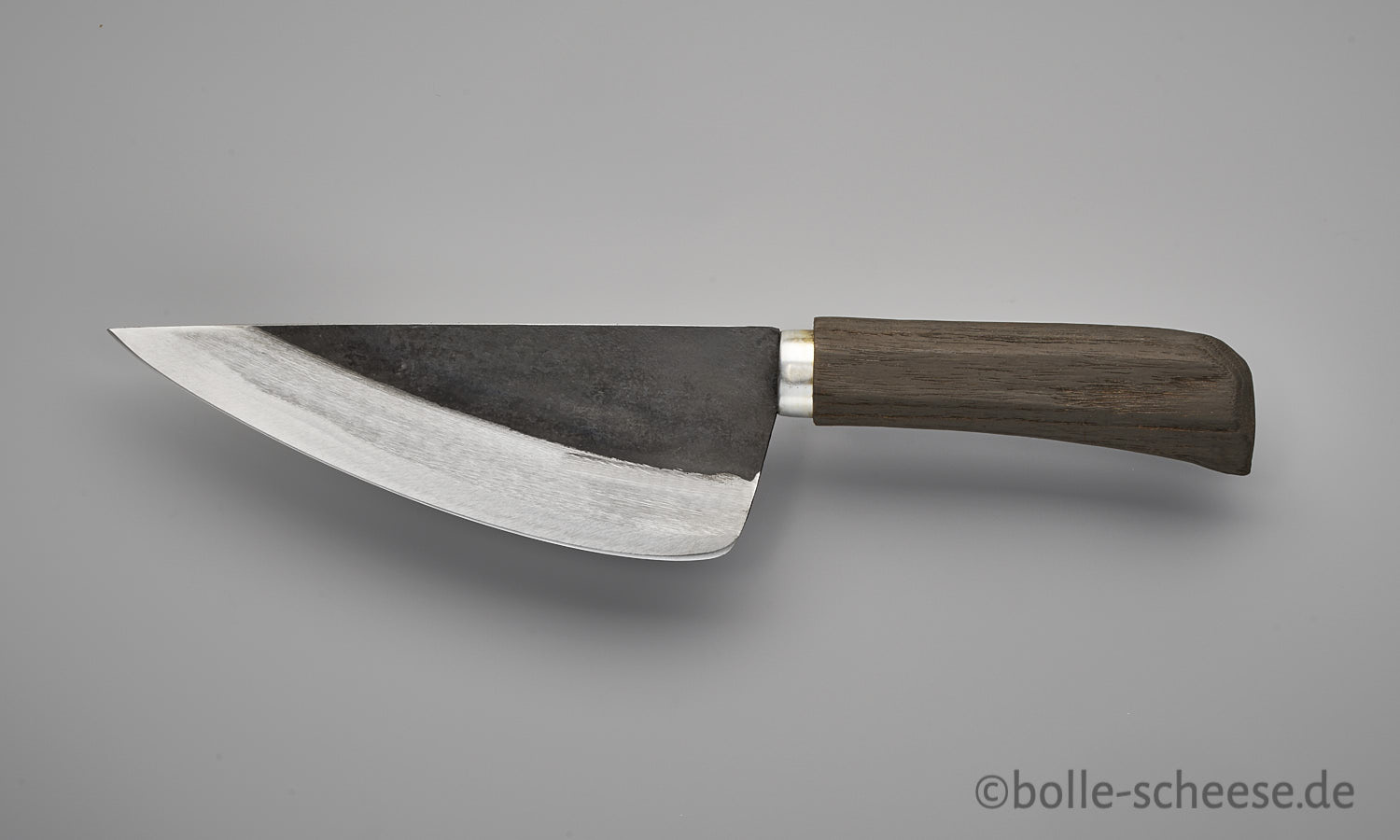 Handgeschmiedetes Wiegemesser aus Kohlenstoffstahl, hergestellt aus Blattfeder.