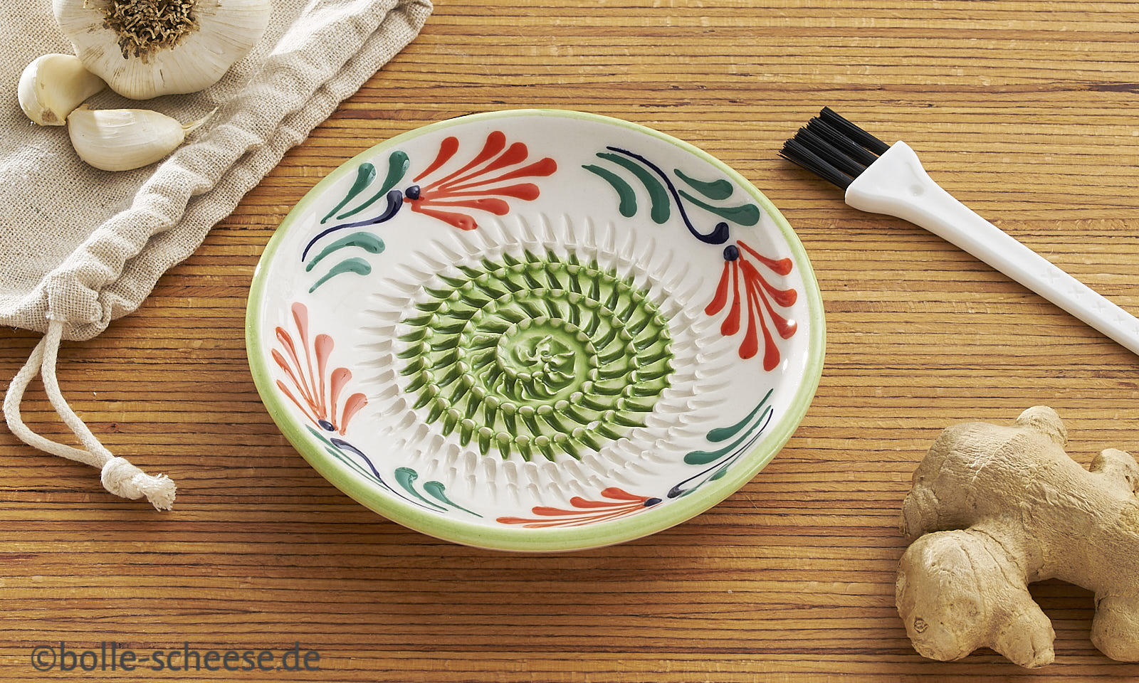 Keramik-Kuchenreibe-Set in wess. blau und gruen.