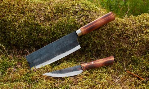 Messerset mit handgeschmiedeten aus Carbonstahl Messern für Gemuese.